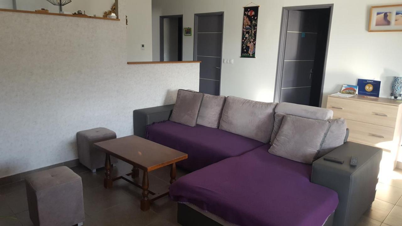 1 Chambre Privative Avec Bureau Et Cuisine Dans Maison 105 M2 Montfaucon Montfaucon  Екстер'єр фото