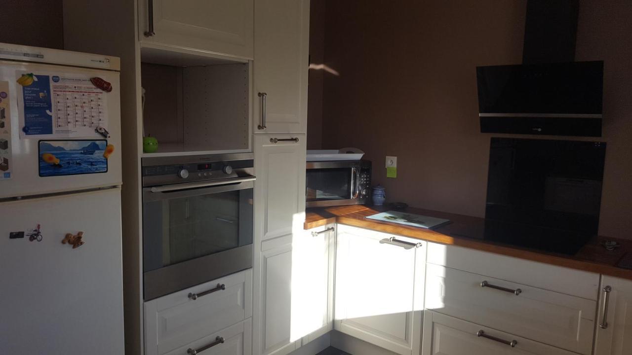 1 Chambre Privative Avec Bureau Et Cuisine Dans Maison 105 M2 Montfaucon Montfaucon  Екстер'єр фото