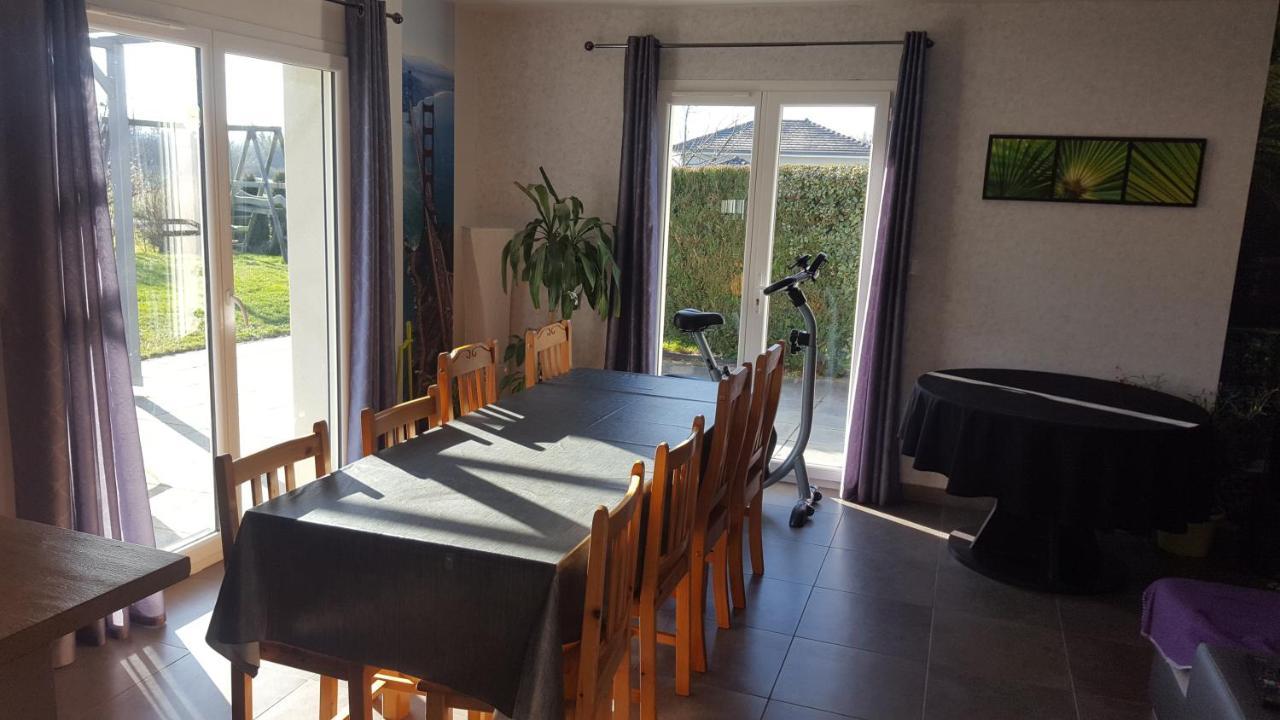 1 Chambre Privative Avec Bureau Et Cuisine Dans Maison 105 M2 Montfaucon Montfaucon  Екстер'єр фото