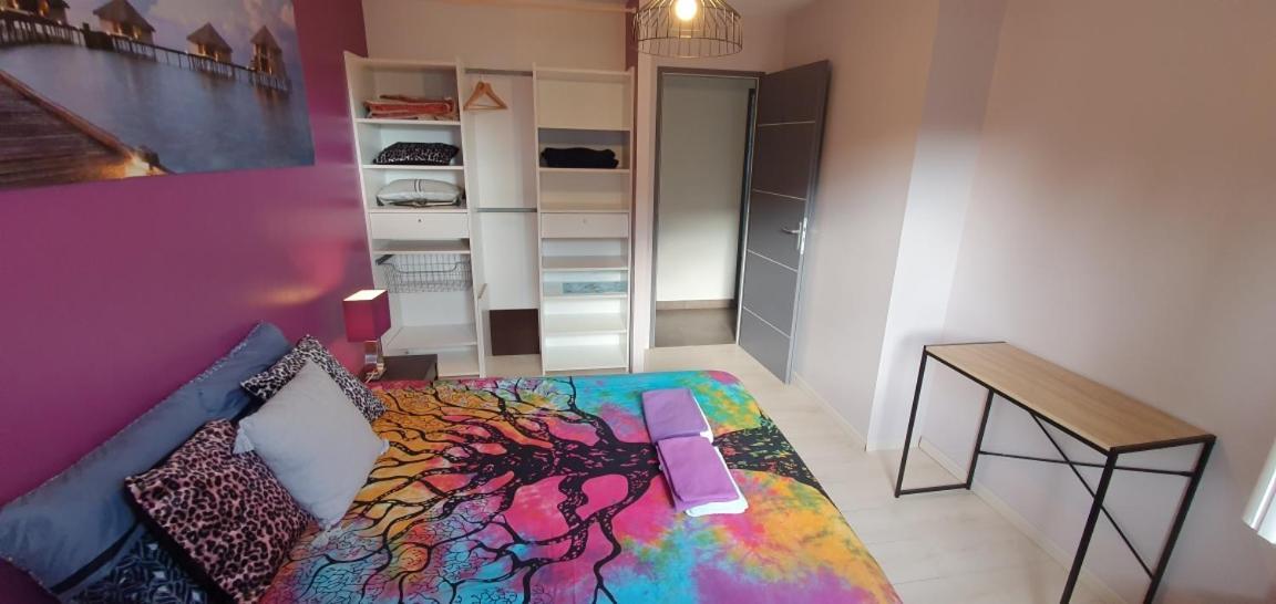 1 Chambre Privative Avec Bureau Et Cuisine Dans Maison 105 M2 Montfaucon Montfaucon  Екстер'єр фото
